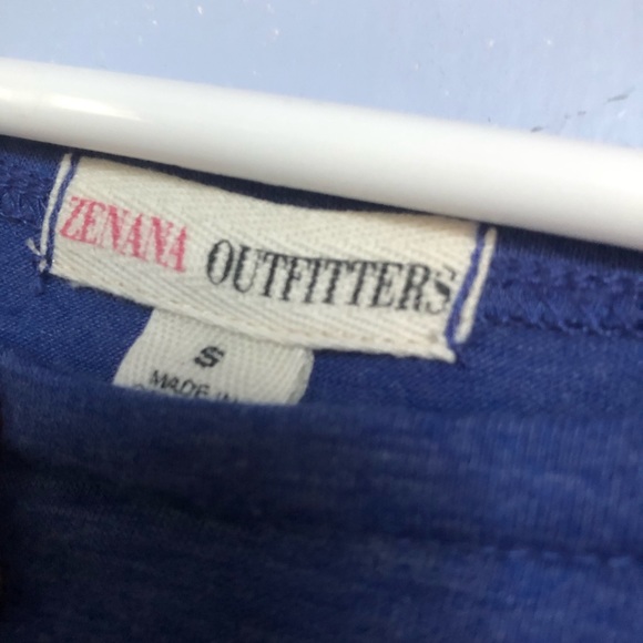 Cute top! - Picture 2 of 2